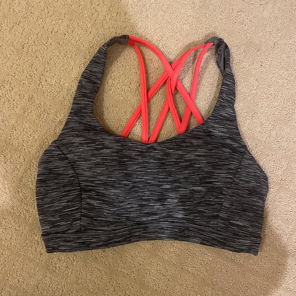 Lululemon Energy Bra size 6 almost new
